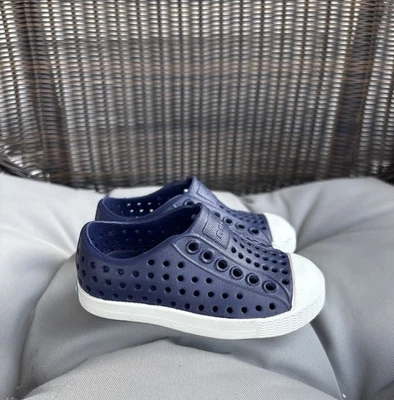 Zapatos de agua Native Jefferson azul marino niños pequeños talla 4 C4 niños pequeños nuevos Foto 1 de 4