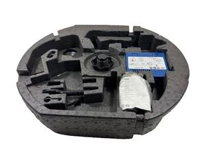 Herramienta de a Bordo VW Touran 1T 1T0012109 Compresor Medios Ganchos Arrastre - Picture 1 of 2