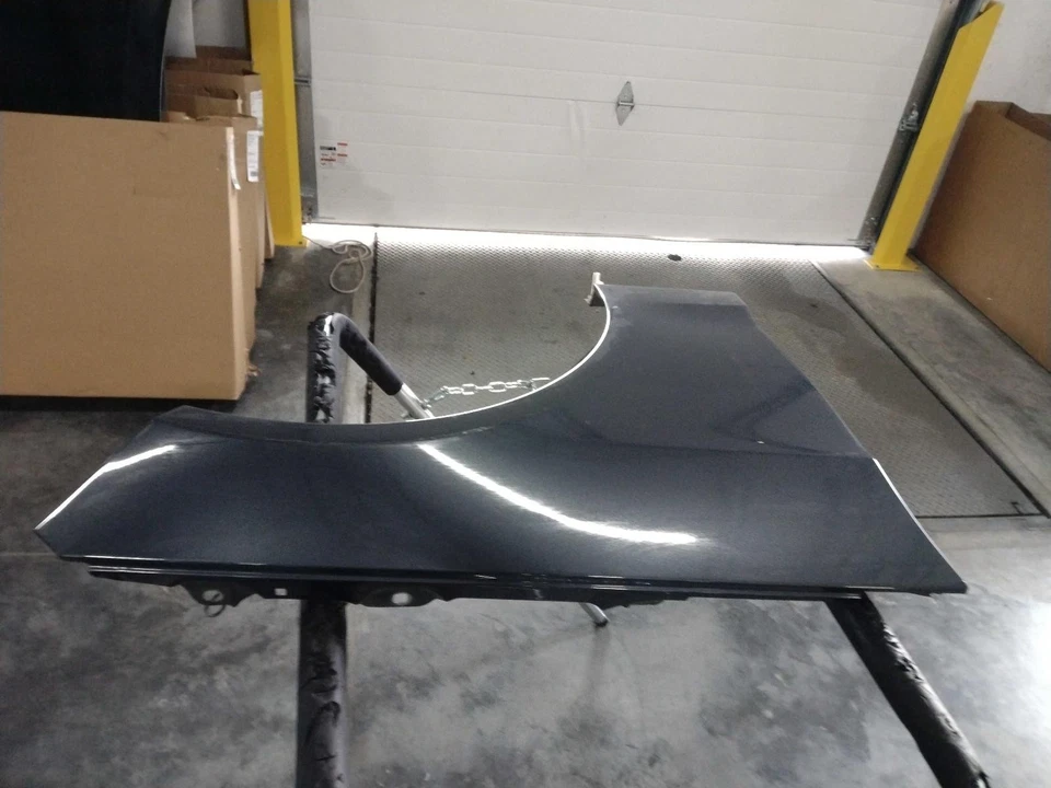 Guardabarros delantero derecho usado se adapta a: Mercedes-benz Mercedes clase e 212 2012 tipo SDN E Foto 1 de 4