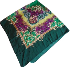 NEU Bunter quadratischer SEIDENTUCH in satten Grüntönen, Lila, Gold: 44"X44" - Bild 1 von 4