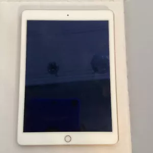 Apple iPad Air 16GB Wi-Fi, 9.7in, Model A1474, White/Gold, Good Condition - Picture 1 of 2