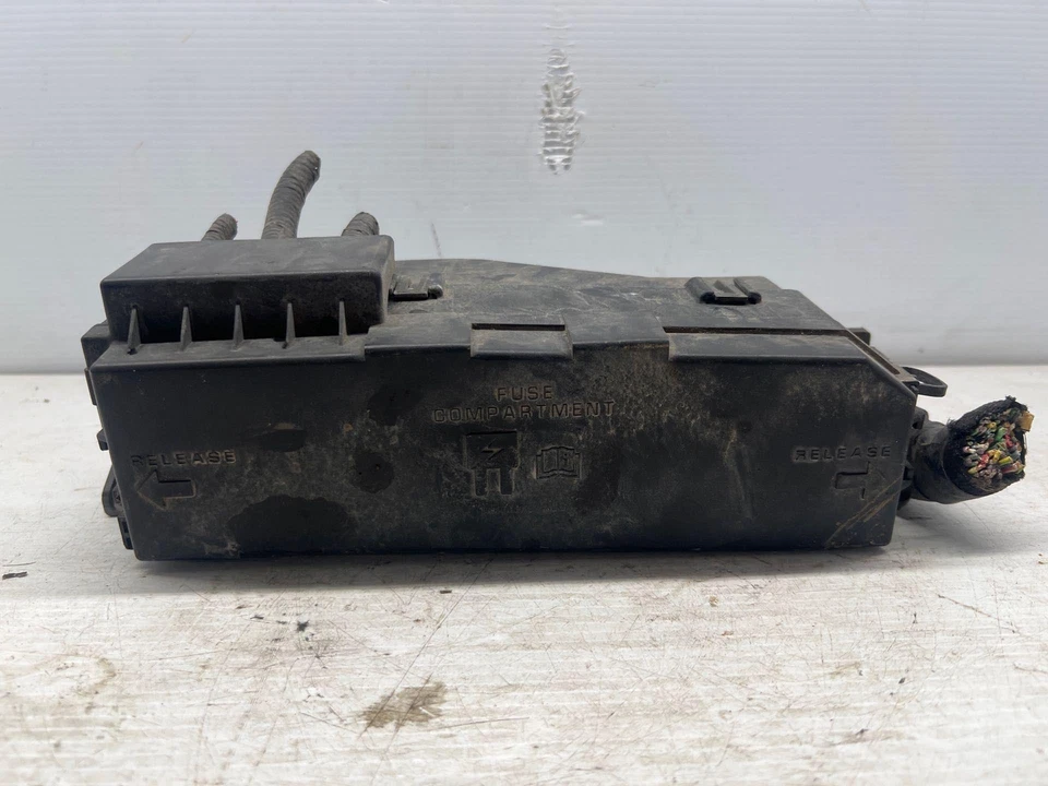 2011 2012 FORD ESCAPE Engine Fuse Box VIN 7 - Изображение 1 из 1