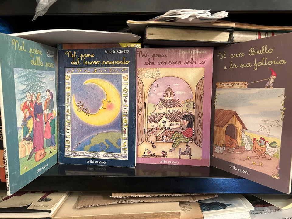 Lotto libri per ragazzi Città nuova x 4 - buoni - Immagine 1 di 1