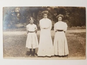 Antique RPPC Real Photo Postcard c. 1870-1898 3 Teen Sisters/Siblings Unposted - Picture 1 of 2