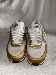 MENS NIKE AIR MAX 90 SE WHITE-WHITE-METALLIC GOLD SZ 10 [DJ6208-100] - Picture 1 of 6