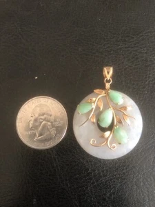 14k Yellow Gold Lavender Jade with little green Beautiful Pendant Vines Leaves - Picture 1 of 12