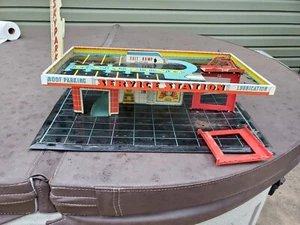 Vintage Superior Toy MFG T. Cohn Tin Service Station Skypark - Picture 1 of 20