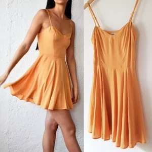 Sunday Best Aritzia Fit and Flared Mini Dress Size 8 Sorbet Orange Sweetheart - Picture 1 of 12