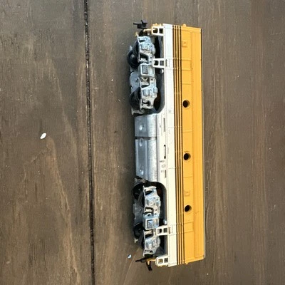 Athearn HO Diesel Dummy No Motor - Image 1 of 3