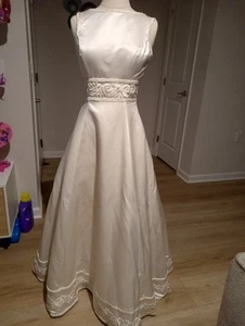 Demetrios Ivory Classic Wedding Dress Size XS See Measurements Pictures  - Picture 1 of 12