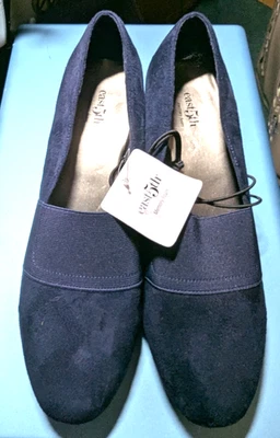 East 5th memory foam midnight navy 9.5 Medium heel suede like material NWT - Image 1 of 4