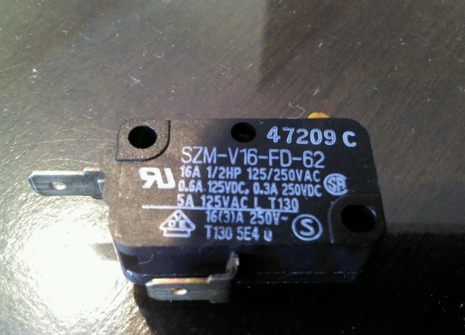 Микропереключатель для микроволновой печи GE Hotpoint WB24X10075 - Изображение 1 из 1