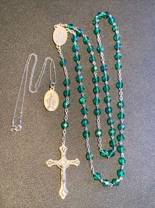 Vintage Rosary Green Glass Beads With Matching Pendant Italy Virgin Mary Center - Picture 1 of 10