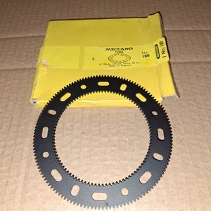 #180**UNUSED IN TRADE BOX** BLACK MECCANO STAMPED 133T GEAR RING - Imagen 1 de 2