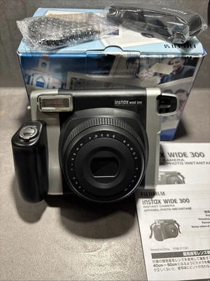 Fujifilm Instax Wide 300 Sofortbildkamera Instant Camera - New Old Stock
