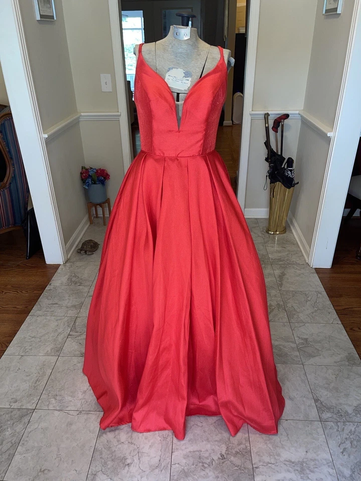 短袖连身裙 — 第 1/4 张图片