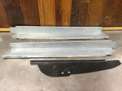 Austin Healey • Alféizares interiores originales de las puertas y molduras del mercado de accesorios usados. KMG1522 Foto 1 de 4