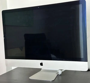 Apple iMac 27" 5K (2017) • 4,2 GHz i7 • 1 TB SSD • Radeon 580 8 GB • 40 GB RAM - Bild 1 von 4