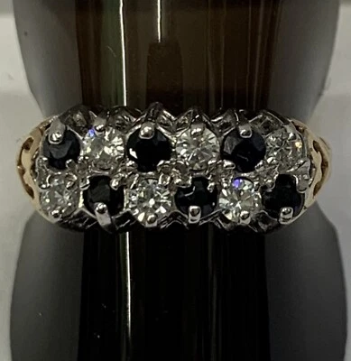 Anillo de racimo de zafiro y circonio cúbico de oro amarillo y blanco de 9 quilates Foto 1 de 4