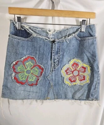 Mini falda, denim reciclado, diseño divertido, talla XS, 4 bolsillos, hecha a mano Foto 1 de 2