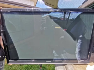 2x 55 inch Panasonic Viera plasma tvs 2 for 150 or 100 each will discu - Picture 1 of 3