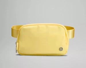 🍋 NWT HTF! IN HAND! Lululemon SUNRAY YELLOW Everywhere Belt Bag 1L EBB NEW - Picture 1 of 10