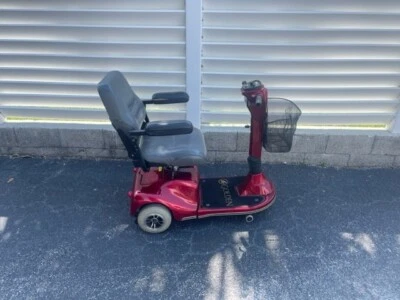 GOLDEN COMPANION 4 WHEEL SCOOTER - Image 1 of 2