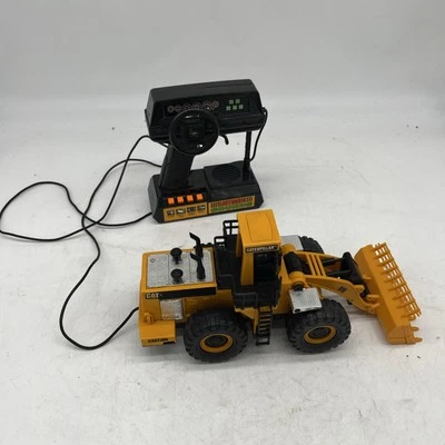 Vintage New Bright Caterpillar Power Loader 916 Remote Control *Works* - Image 1 of 4