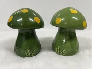 60er Jahre handbemalt Keramik grün Japan Pilz Salz Pfefferstreuer Vintage Cottagecore - Bild 1 von 9