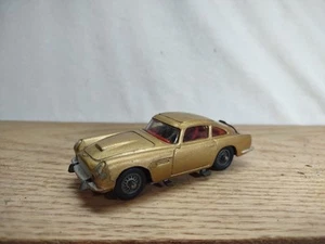 Corgi Toys James Bond Aston Martin DB5 Gold Very Good Condition - Picture 1 of 9