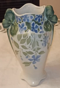 Ancien Vase Barbotine 29 CM K&G LUNEVILLE Céramique Décor de pervenche - Bild 1 von 7