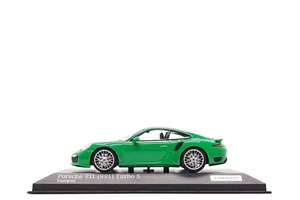 Minichamps 1:43 Porsche 911 Turbo S (991) in Viper Green - Picture 1 of 9