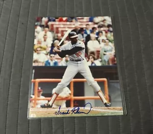 FRANK ROBINSON SIGNED 8x10 PHOTO MLB HOF BALTIMORE ORIOLES AUTHENTIC AUTOGRAPH - Picture 1 of 1