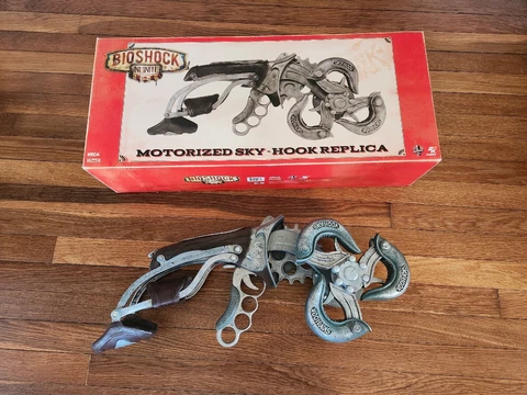 NECA 2013 Motorized Sky Hook Replica Bioshock Infinite 22in 2013 with Box Cover