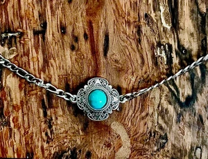 Collar Gargantilla Concho Occidental Hecho a Mano con Piedras Turquesa y Cierre de Langosta - Imagen 1 de 6