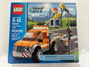 Lego City Light Repair Truck 60054 2014 SEALED - Picture 1 of 5