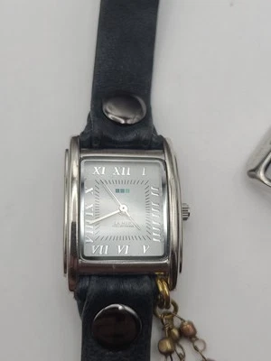 Reloj de cuero envolvente La Mer Collection batería nueva funcionando Foto 1 de 4