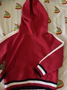 Tommy Hilfiger Baby weicher roter Hoodie mit Streifen, 3T, 98cm, 5 mal getragen - Bild 1 von 8