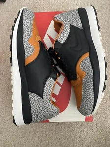 Brand New Men’s Nike Air Safari QS. Black Monarch . AO3295-001. Size 8.5 - Picture 1 of 6