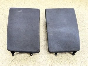 CUBIERTAS DE ALTAVOZ PONTIAC FIERO GT 1985-1988 COLOR GRIS OEM - Imagen 1 de 3