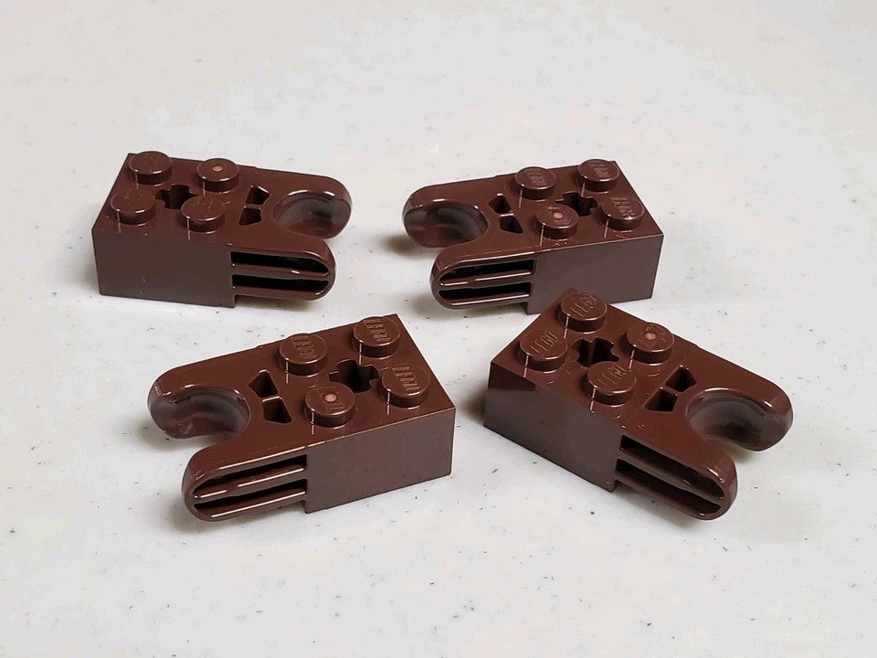 LEGO 67696 x4 DARK BROWN Technic, Brick 2 x 2 with Ball Socket Axle Round Edge - Image 1 of 1