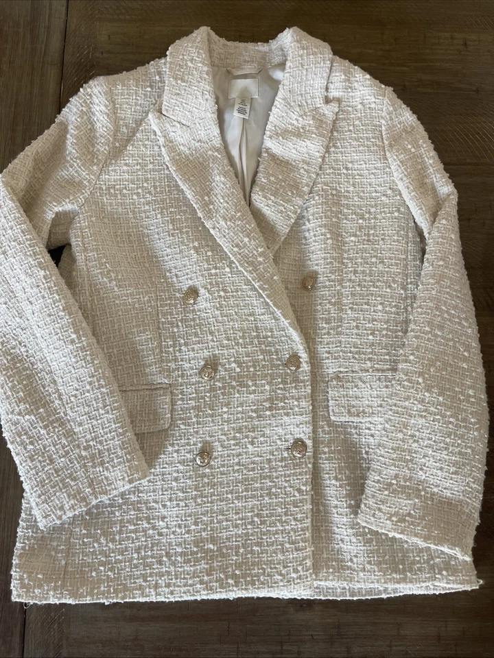 H&M женский кремовый блейзер большого размера с 6 золотыми пуговицами размер маленький б/у в отличном состоянии - Изображение 1 из 4