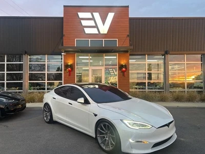 Tesla Model S 2021 a cuadros Foto 1 de 4