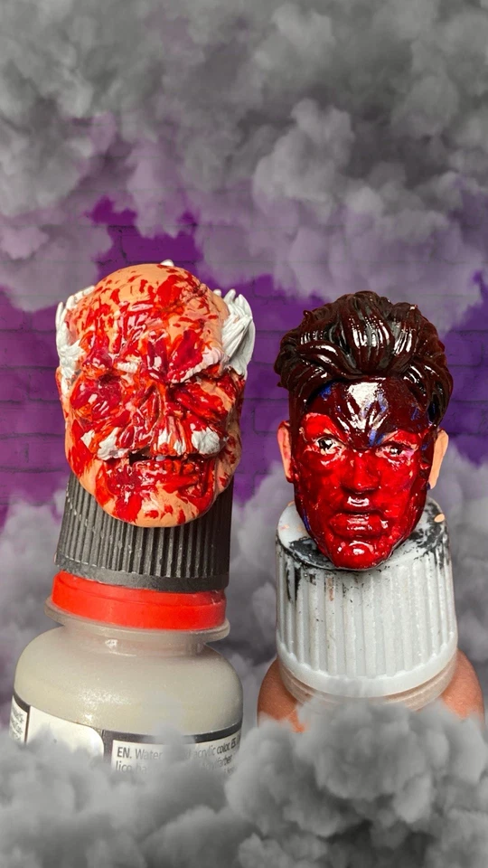 Голова Invincible & Conquest на заказ упаковка 2 шт. масштаб 1:12 раскрашенная (боевые повреждения) - Изображение 1 из 1