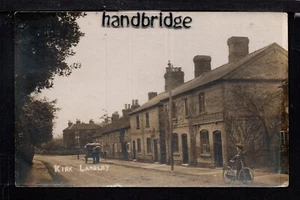 Kirk Llangley, escena del pueblo - oeste de Derby - postal fotográfica real - Imagen 1 de 2