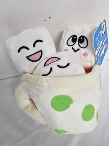 Nuovo Queens Cup Squeaky cane giocattolo morbido peluche woof gioca da S a M cane cucciolo nuovo con etichette - Foto 1 di 5