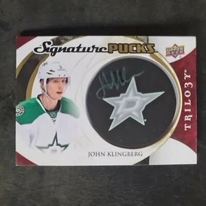 2015-16 Upper Deck Trilogy Signature Pucks #SPJK John Klingberg - Bild 1 von 2