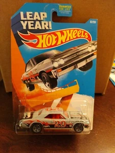 HOT WHEELS 2015 LEAP YEAR '67 CHEVELLE SS 396 MASSSTAB 1:64 *NEU* - Bild 1 von 4
