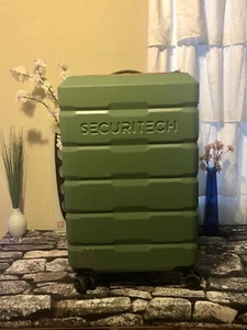 Securitech By Delsey Citadel Exp. Spinner Case Green 28 In Some Flaws Suitcase - Picture 1 of 6