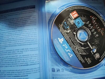 Batman Arkam Knight Playstation Hits Collection Ps4 Pal Ita Usato  - Immagine 1 di 2